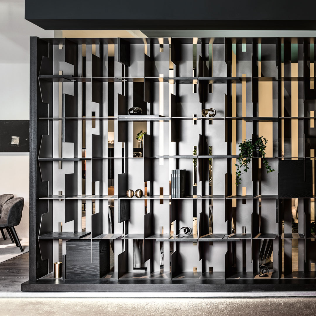 Self-supporting bookcases: a play of full and empty spaces. - Cantori